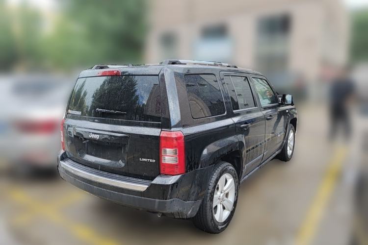 Used Jeep Patriot 2014 2.4L Luxury Navigation Edition Rear Right 45 Deg