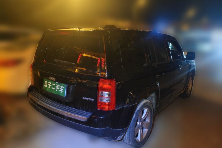 Used Jeep Patriot 2014 2.4L Luxury Navigation Edition Rear Right 45 Deg