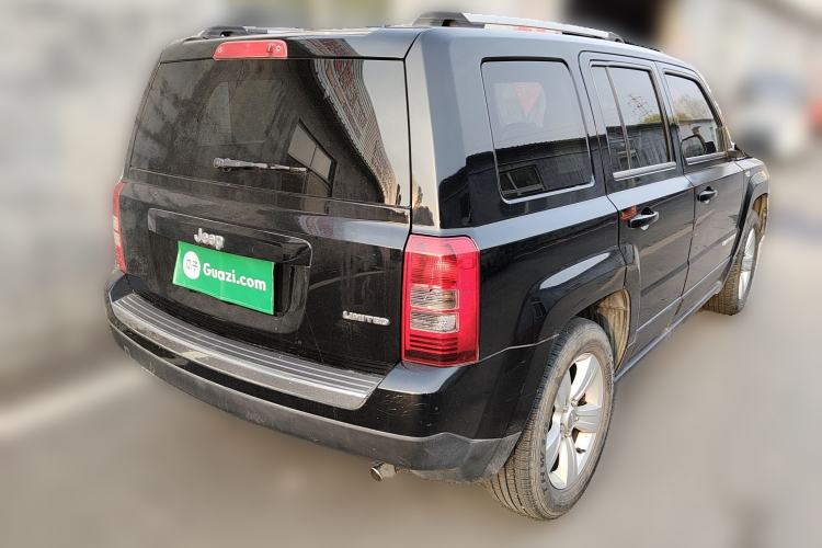 Used Jeep Patriot 2014 2.4L Luxury Navigation Edition Rear Right 45 Deg