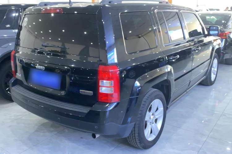 Used Jeep Patriot 2014 2.4L Sport Edition Rear Right 45 Deg