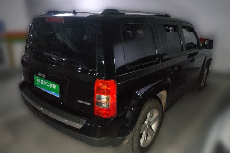 Used Jeep Patriot 2014 2.4L Luxury Navigation Edition Rear Right 45 Deg