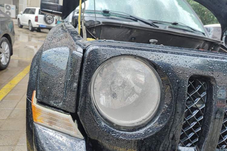 Used Jeep Patriot 2014 2.4L Luxury Navigation Edition Right Front Headlight