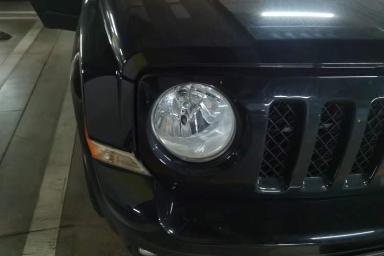 Used Jeep Patriot 2014 2.4L Sport Edition Right Front Headlight