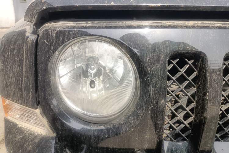 Used Jeep Patriot 2014 2.4L Luxury Navigation Edition Right Front Headlight