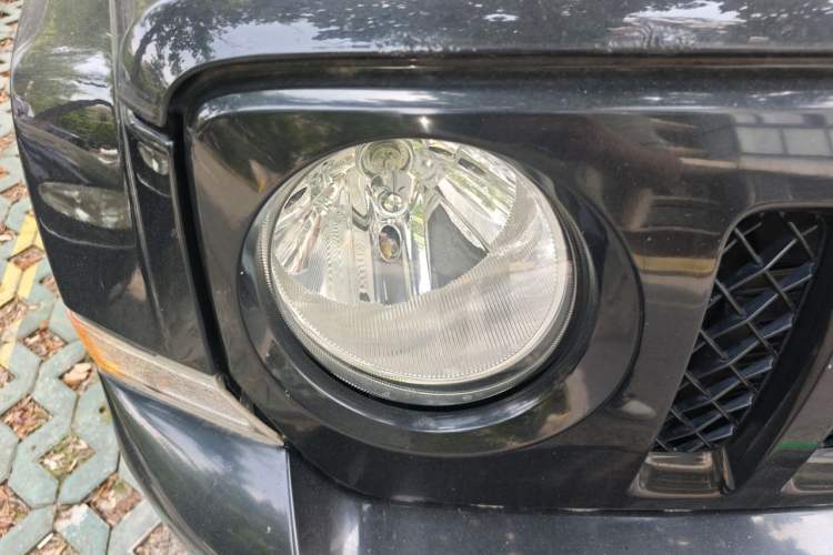 Used Jeep Patriot 2014 2.4L Luxury Navigation Edition Right Front Headlight