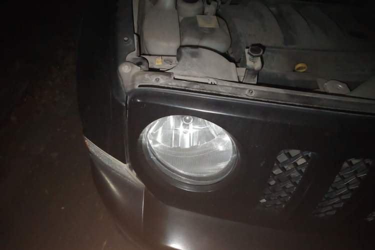 Used Jeep Patriot 2014 2.4L Sport Edition Right Front Headlight