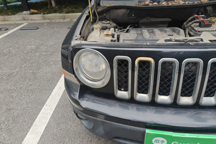 Used Jeep Patriot 2014 2.4L Sport Edition Right Front Headlight