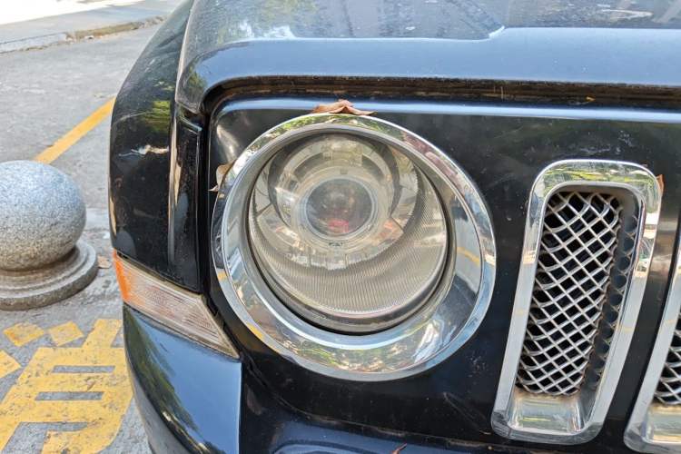 Used Jeep Patriot 2014 2.0L Sport Enhanced Edition Right Front Headlight