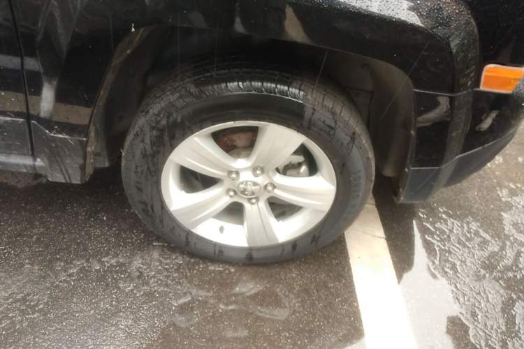 Used Jeep Patriot 2014 2.0L Sport Enhanced Edition Right Front Wheel Hub