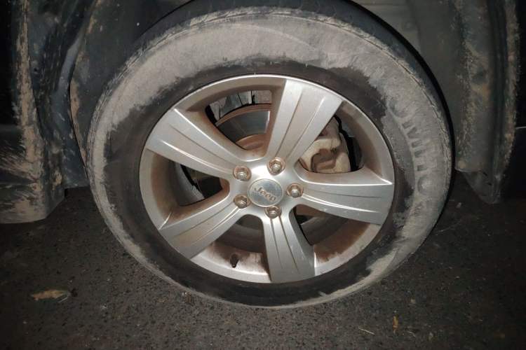 Used Jeep Patriot 2014 2.4L Sport Edition Right Front Wheel Hub