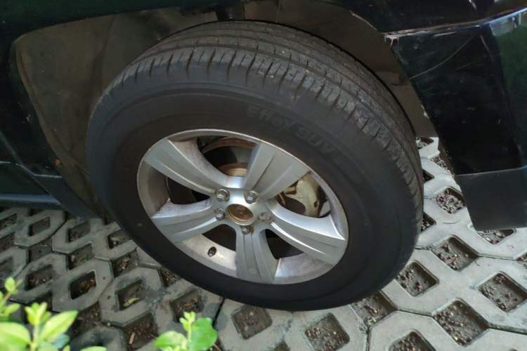 Used Jeep Patriot 2014 2.4L Luxury Navigation Edition Right Front Wheel Hub