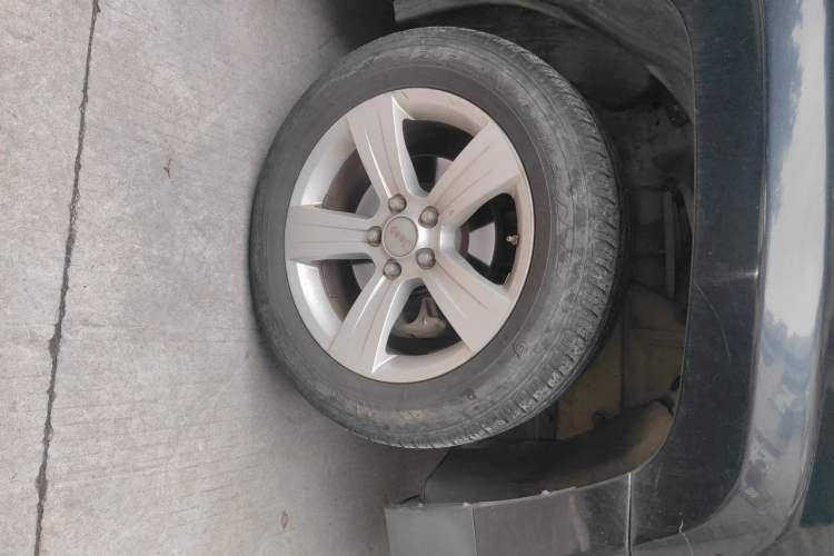 Used Jeep Patriot 2014 2.0L Sport Enhanced Edition Right Front Wheel Hub