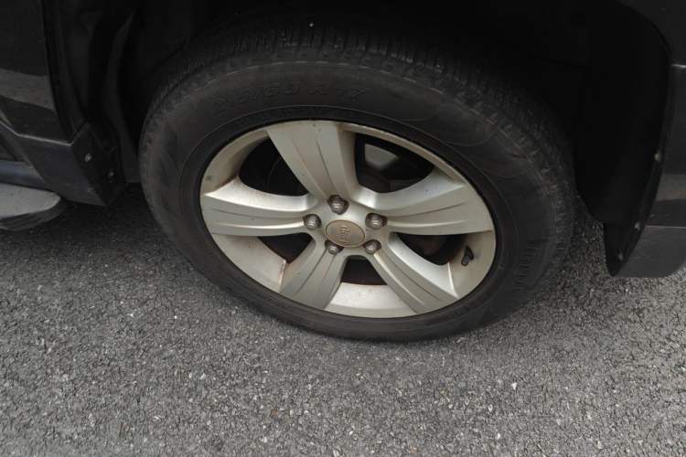 Used Jeep Patriot 2014 2.4L Sport Edition Right Front Wheel Hub