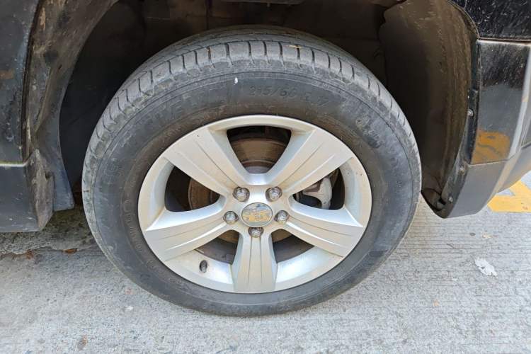 Used Jeep Patriot 2014 2.0L Sport Enhanced Edition Right Front Wheel Hub