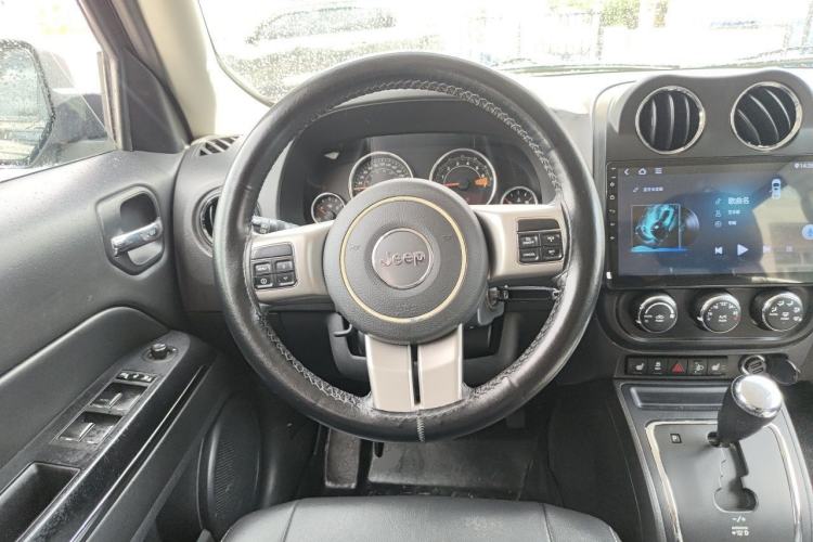 Used Jeep Patriot 2014 2.4L Luxury Navigation Edition Steering Wheel