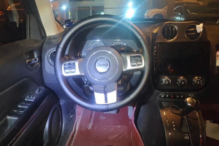 Used Jeep Patriot 2014 2.4L Luxury Navigation Edition Steering Wheel