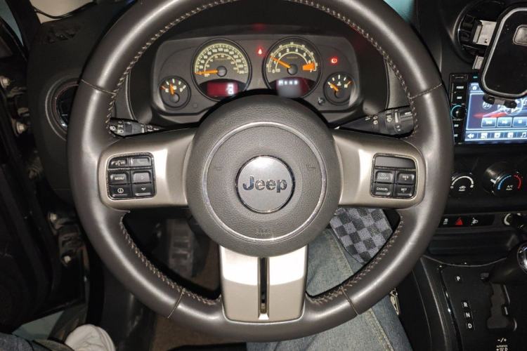 Used Jeep Patriot 2014 2.0L Sport Edition Steering Wheel