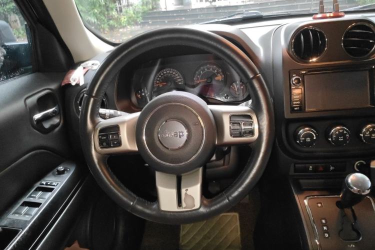 Used Jeep Patriot 2014 2.4L Sport Edition Steering Wheel
