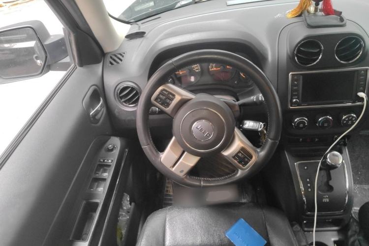 Used Jeep Patriot 2014 2.0L Sport Enhanced Edition Steering Wheel