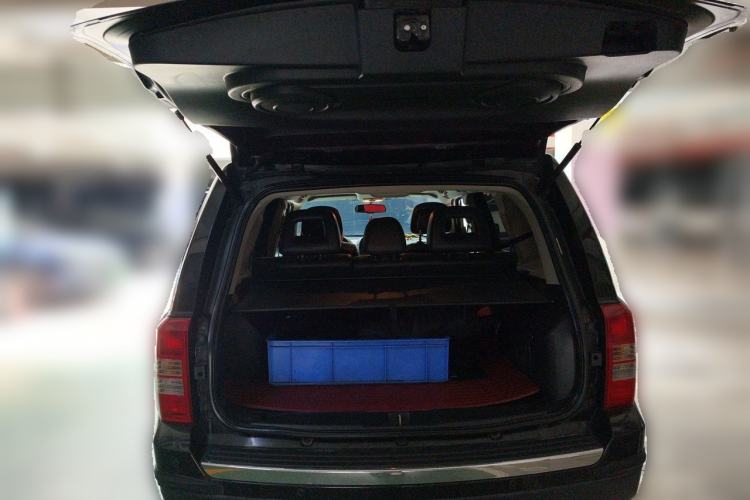Used Jeep Patriot 2014 2.4L Luxury Navigation Edition Trunk