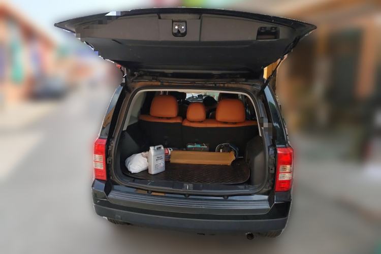 Used Jeep Patriot 2014 2.4L Sport Edition Trunk
