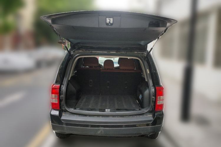 Used Jeep Patriot 2014 2.4L Sport Edition Trunk