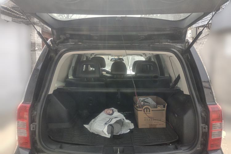 Used Jeep Patriot 2014 2.4L Luxury Navigation Edition Trunk
