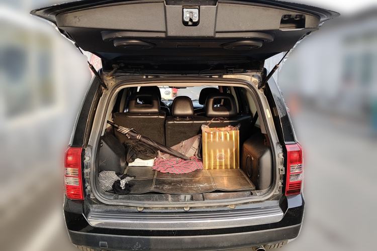 Used Jeep Patriot 2014 2.4L Luxury Navigation Edition Trunk