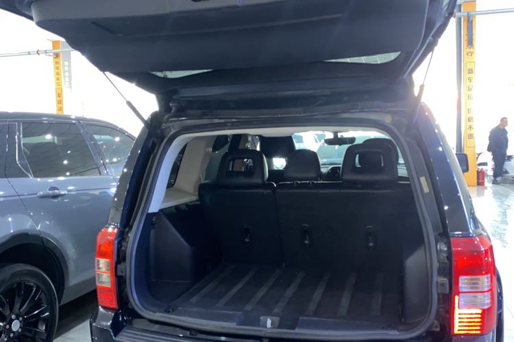 Used Jeep Patriot 2014 2.4L Sport Edition Trunk