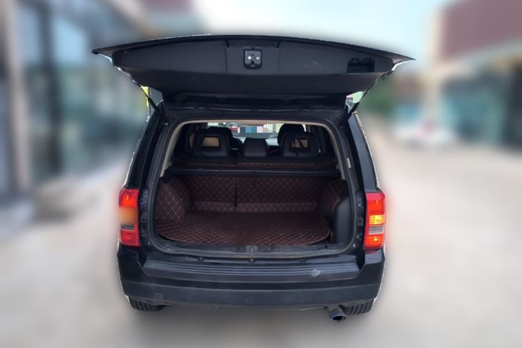 Used Jeep Patriot 2014 2.4L Sport Edition Trunk