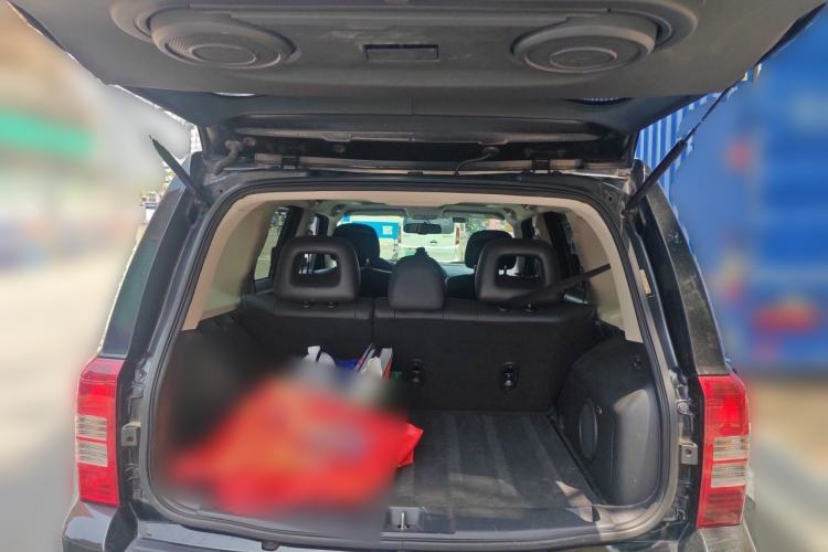 Used Jeep Patriot 2014 2.4L Luxury Navigation Edition Trunk