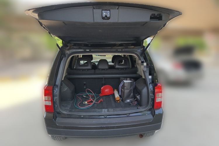 Used Jeep Patriot 2014 2.4L Sport Edition Trunk