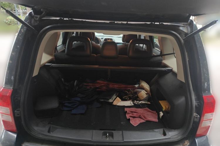 Used Jeep Patriot 2014 2.4L Sport Edition Trunk