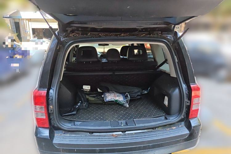 Used Jeep Patriot 2014 2.0L Sport Enhanced Edition Trunk