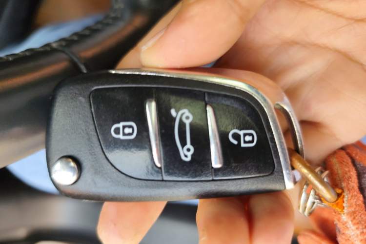Used Jeep Patriot 2014 2.4L Sport Edition Vehicle Key