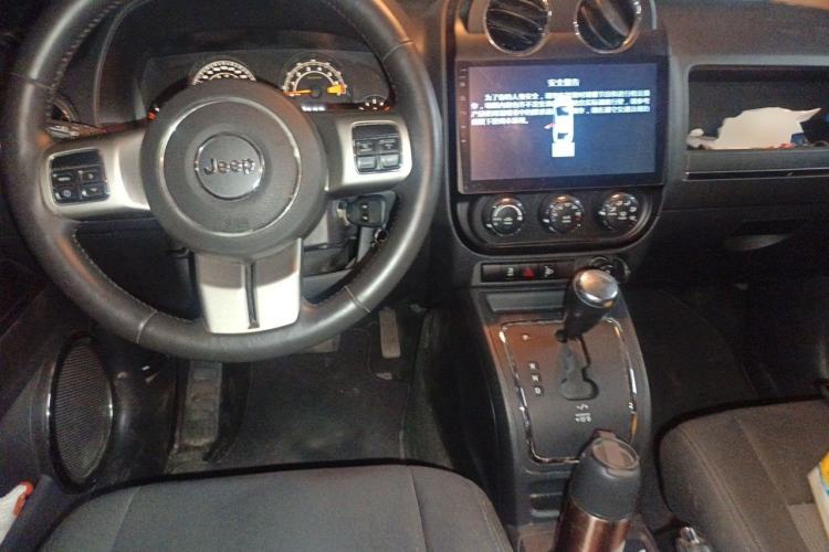 Used Jeep Patriot 2014 2.4L Sport Edition Center Console