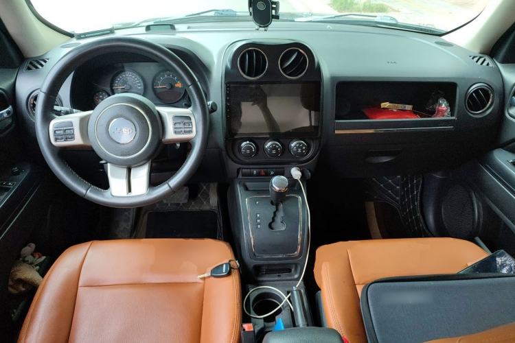 Used Jeep Patriot 2014 2.4L Sport Edition Center Console