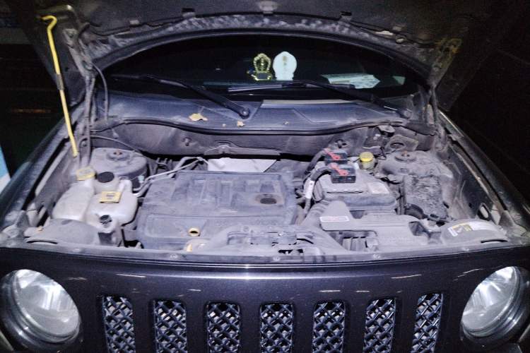 Used Jeep Patriot 2014 2.4L Sport Edition Engine Bay