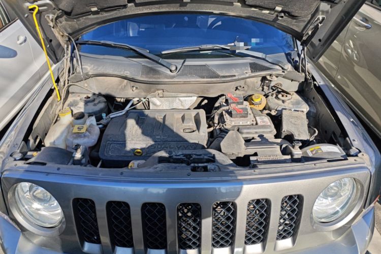 Used Jeep Patriot 2014 2.4L Luxury Navigation Edition Engine Bay