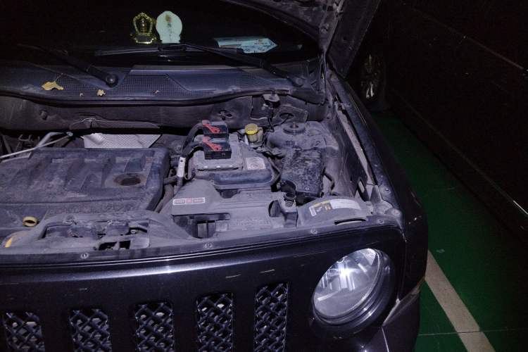 Used Jeep Patriot 2014 2.4L Sport Edition Engine Bay Left