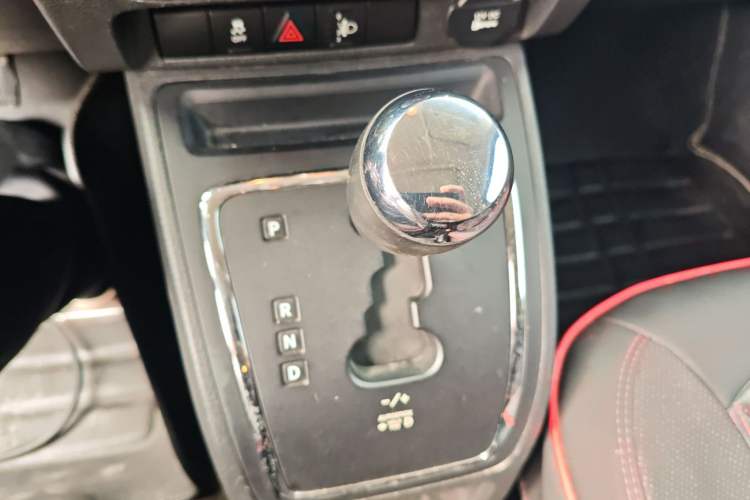 Used Jeep Patriot 2014 2.0L Sport Enhanced Edition Gear Lever