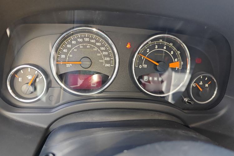 Used Jeep Patriot 2014 2.4L Luxury Navigation Edition Instrument Cluster