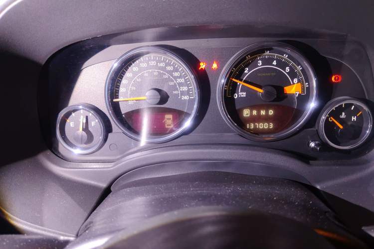 Used Jeep Patriot 2014 2.4L Luxury Navigation Edition Instrument Cluster
