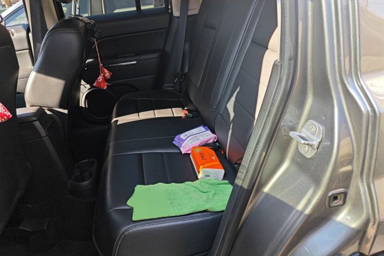 Used Jeep Patriot 2014 2.4L Luxury Navigation Edition Interior 4