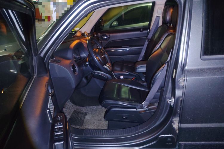 Used Jeep Patriot 2014 2.4L Luxury Navigation Edition Left Front Seat