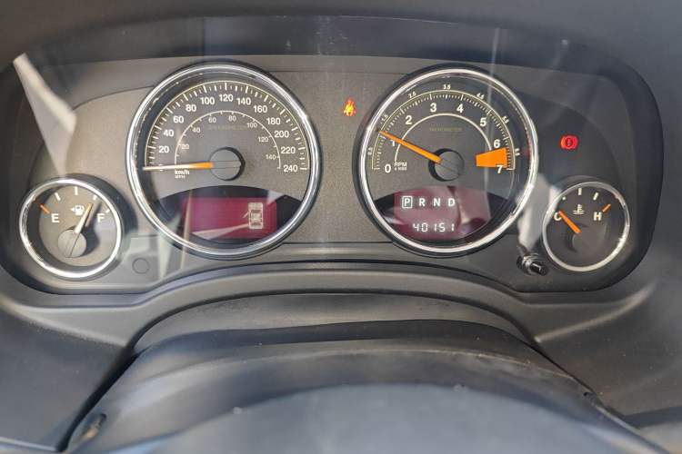 Used Jeep Patriot 2014 2.4L Luxury Navigation Edition Odometer Close Up