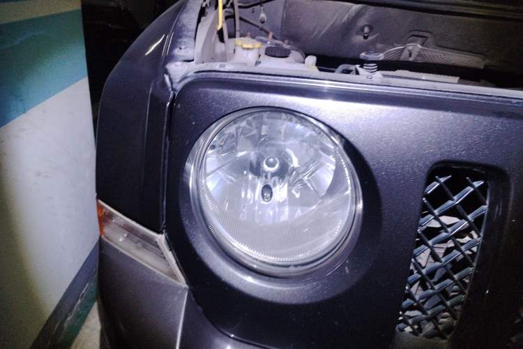 Used Jeep Patriot 2014 2.4L Sport Edition Right Front Headlight