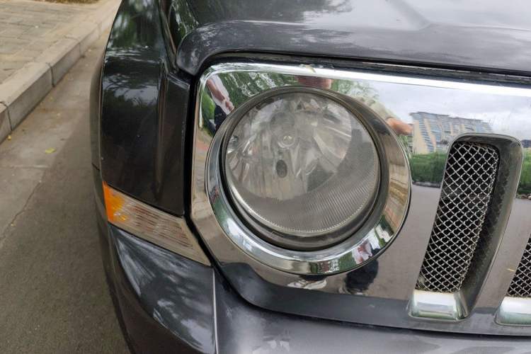 Used Jeep Patriot 2014 2.4L Sport Edition Right Front Headlight