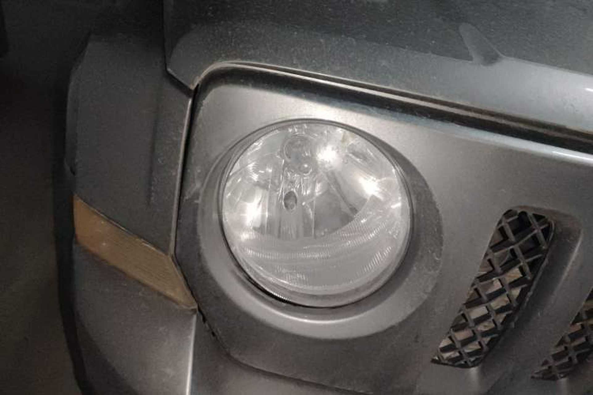 Used Jeep Patriot 2014 2.4L Luxury Navigation Edition Right Front Headlight