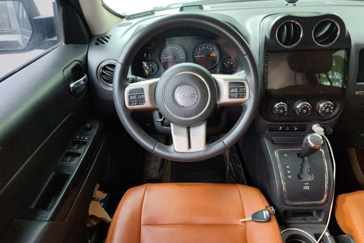 Used Jeep Patriot 2014 2.4L Sport Edition Steering Wheel